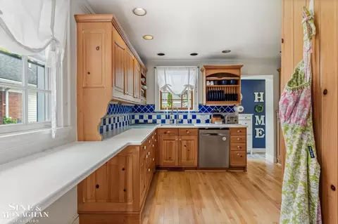 Kitchen - 580 Hampton, Grosse Pointe Woods, MI 48236 photo 1 of 5
