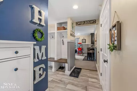 Entry Way - 580 Hampton, Grosse Pointe Woods, MI 48236 photo 6 of 12