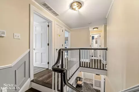 Entry Way - 580 Hampton, Grosse Pointe Woods, MI 48236 photo 8 of 12