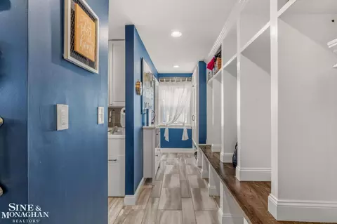 Entry Way - 580 Hampton, Grosse Pointe Woods, MI 48236 photo 7 of 12