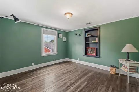 Bedroom - 580 Hampton, Grosse Pointe Woods, MI 48236 photo 1 of 9