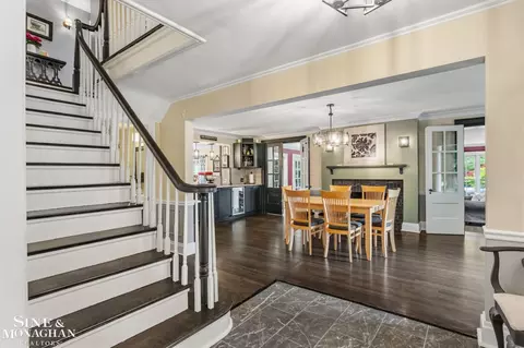 Entry Way - 580 Hampton, Grosse Pointe Woods, MI 48236 photo 4 of 12