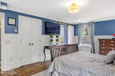 Bedroom - 580 Hampton, Grosse Pointe Woods, MI 48236 photo 6 of 9