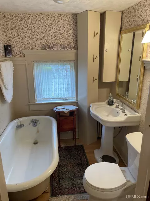 908 Third, Hancock, MI 49930 photo 27