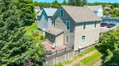 908 Third, Hancock, MI 49930 photo 3