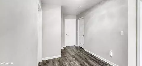 Entry Way - 39025 Buckingham, Romulus, MI 48174 photo 6 of 8