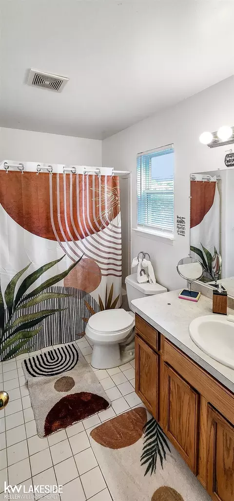 Bath - 39025 Buckingham, Romulus, MI 48174 photo 5 of 5