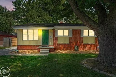 22513 Avon, Saint Clair Shores, MI 48082