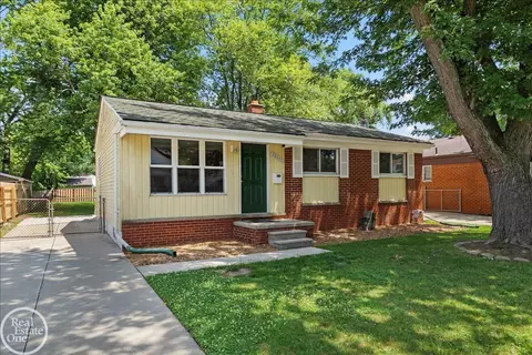 22513 Avon, Saint Clair Shores, MI 48082