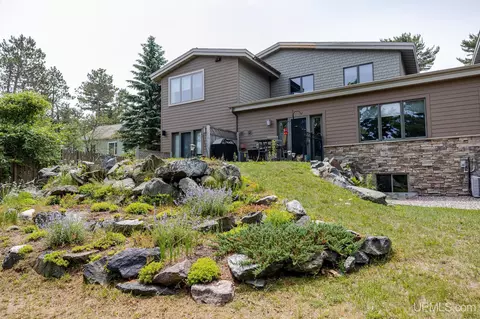 351 W Main #2, Marquette, MI 49855