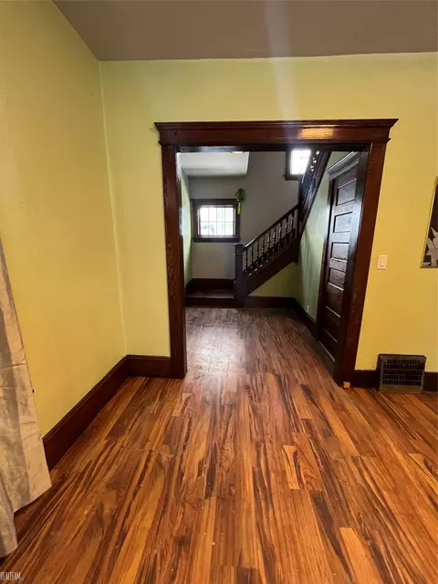 Entry Way - 600 W Biddle, Jackson, MI 49203 photo 3 of 6
