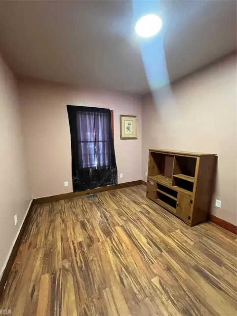 Bedroom - 600 W Biddle, Jackson, MI 49203 photo 3 of 4