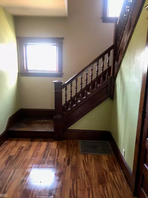 Entry Way - 600 W Biddle, Jackson, MI 49203 photo 4 of 6