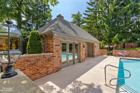 Exterior - 20 Windemere, Grosse Pointe Farms, MI 48236 photo 12 of 16
