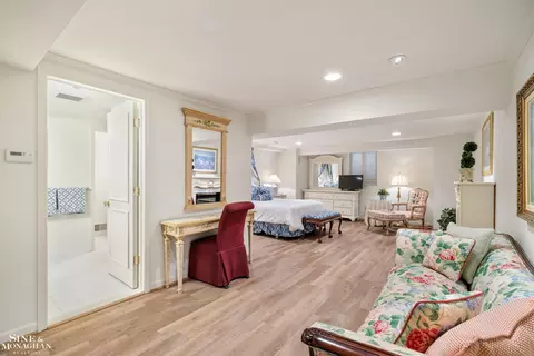 Bedroom - 20 Windemere, Grosse Pointe Farms, MI 48236 photo 4 of 5