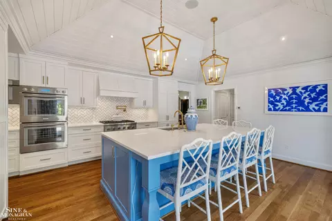 Kitchen - 20 Windemere, Grosse Pointe Farms, MI 48236 photo 6 of 11