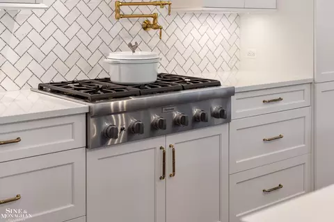Kitchen - 20 Windemere, Grosse Pointe Farms, MI 48236 photo 11 of 11