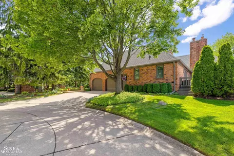 Exterior - 20 Windemere, Grosse Pointe Farms, MI 48236 photo 5 of 16