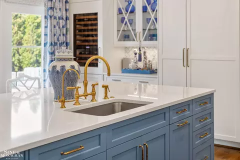 Kitchen - 20 Windemere, Grosse Pointe Farms, MI 48236 photo 2 of 11