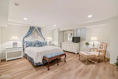 Bedroom - 20 Windemere, Grosse Pointe Farms, MI 48236 photo 5 of 5