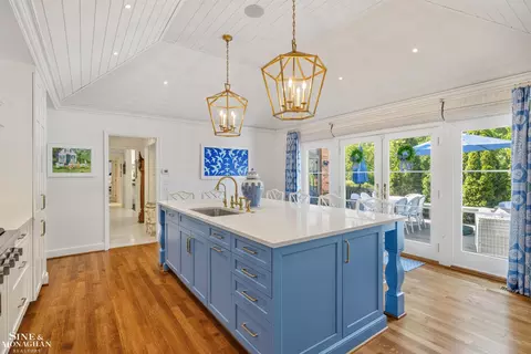 Kitchen - 20 Windemere, Grosse Pointe Farms, MI 48236 photo 8 of 11