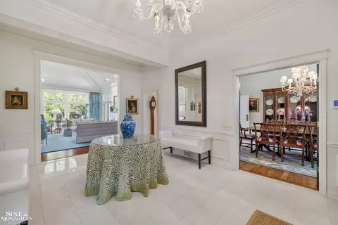Entry Way - 20 Windemere, Grosse Pointe Farms, MI 48236 photo 2 of 4