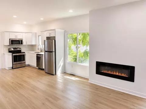 Living - 440 Sackett, Monroe, MI 48162 photo 1 of 1