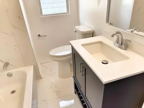 Bath - 440 Sackett, Monroe, MI 48162 photo 1 of 3