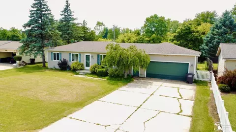 12033 Crossman, Carleton, MI 48117 photo 2