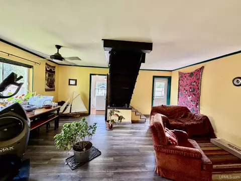 Living - 219 S Angeline, Ishpeming, MI 49849 photo 4 of 5