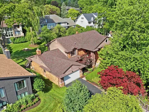 4677 Rolling Rdg, West Bloomfield, MI 48323