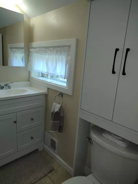 Bath - 315 E Main, Vernon, MI 48476 photo 2 of 3