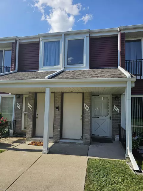 405 Sunset #34, Saint Clair Shores, MI 48082