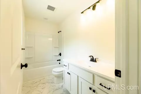 Bath - 403 25th, Gladstone, MI 49837 photo 2 of 3
