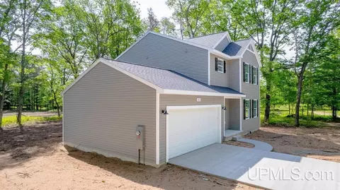 Exterior - 403 25th, Gladstone, MI 49837 photo 2 of 4