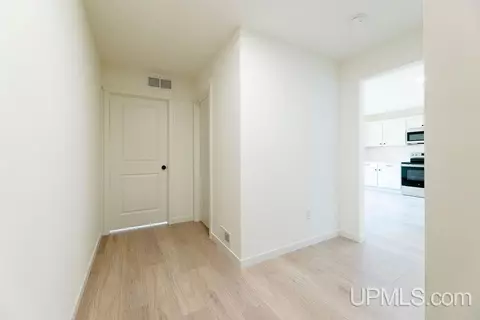 Entry Way - 403 25th, Gladstone, MI 49837 photo 7 of 7