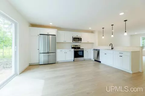 Kitchen - 403 25th, Gladstone, MI 49837 photo 1 of 4