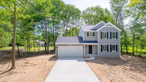 403 25th, Gladstone, MI 49837