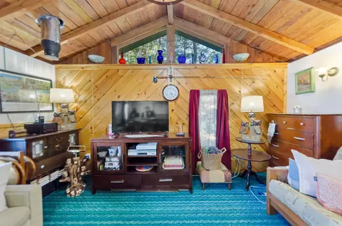 Living - 5388 Jerry, Gladwin, MI 48624 photo 3 of 8
