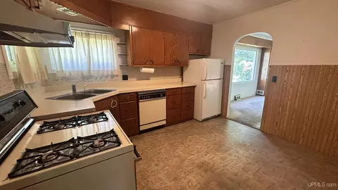 114 W Wright, Marquette, MI 49855 photo 3
