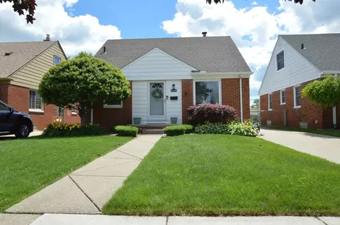 27182 Leroy, Roseville, MI 48066