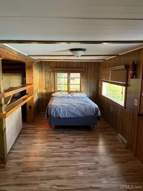 Bedroom - 207 S 2nd, Ishpeming, MI 49849 photo 5 of 5