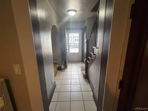 Entry Way - 207 S 2nd, Ishpeming, MI 49849 photo 2 of 3