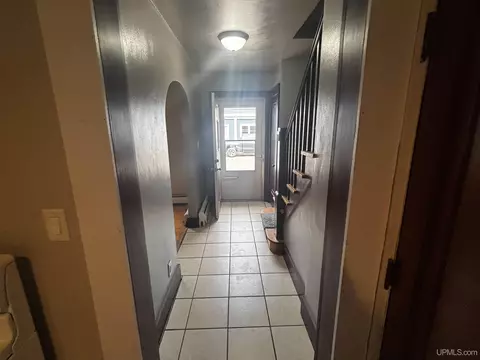 Entry Way - 207 S 2nd, Ishpeming, MI 49849 photo 2 of 3
