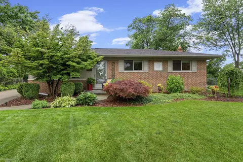 41563 Cimarron, Clinton Township, MI 48038