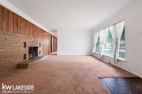 Living - 28197 Roan, Warren, MI 48093 photo 5 of 6