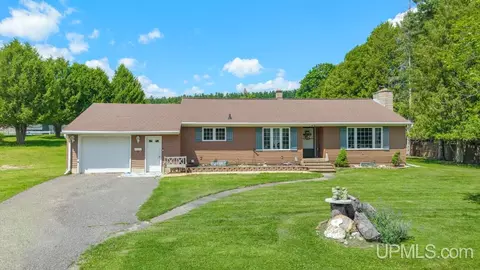 910 Houghteling, Iron Mountain, MI 49801