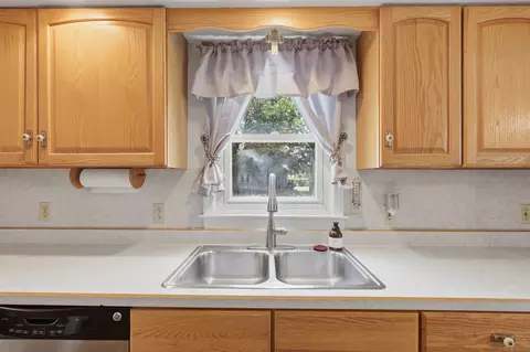 Kitchen - 213 Peacock, Jackson, MI 49202 photo 4 of 4