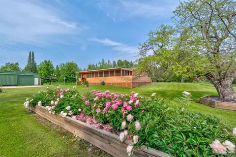 984 Dixon # N, Manistique, MI 49854