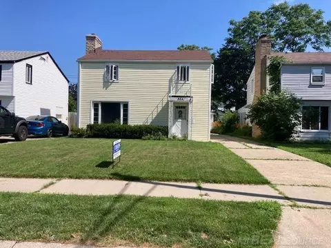 8641 Harding, Center Line, MI 48015